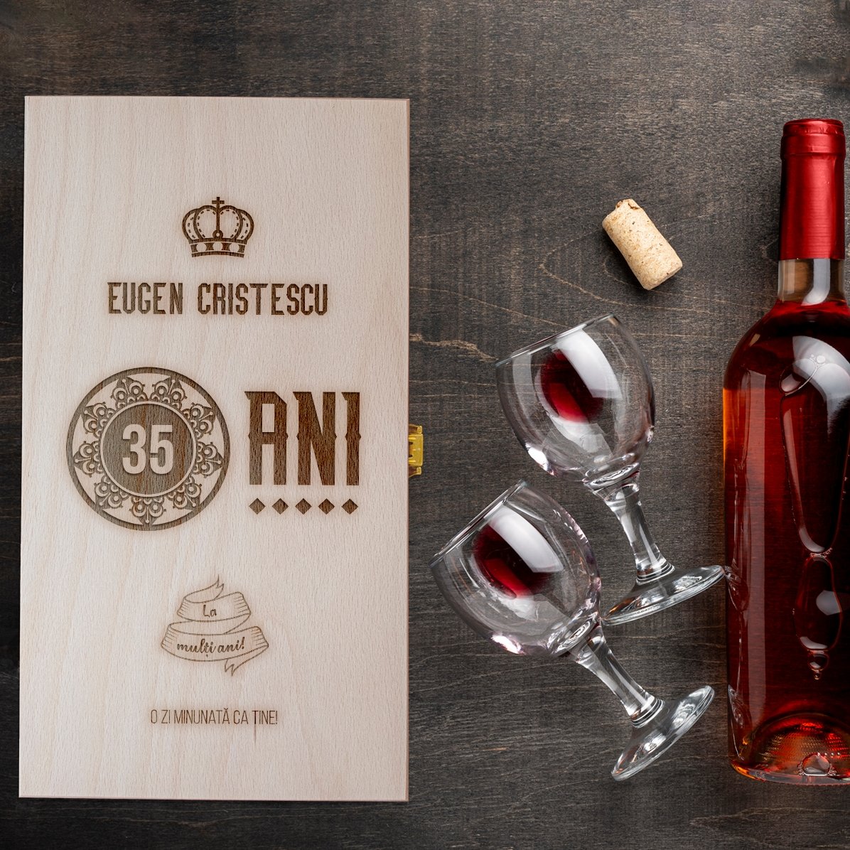Cutie de vin personalizată pentru două sticle - La mulți ani!