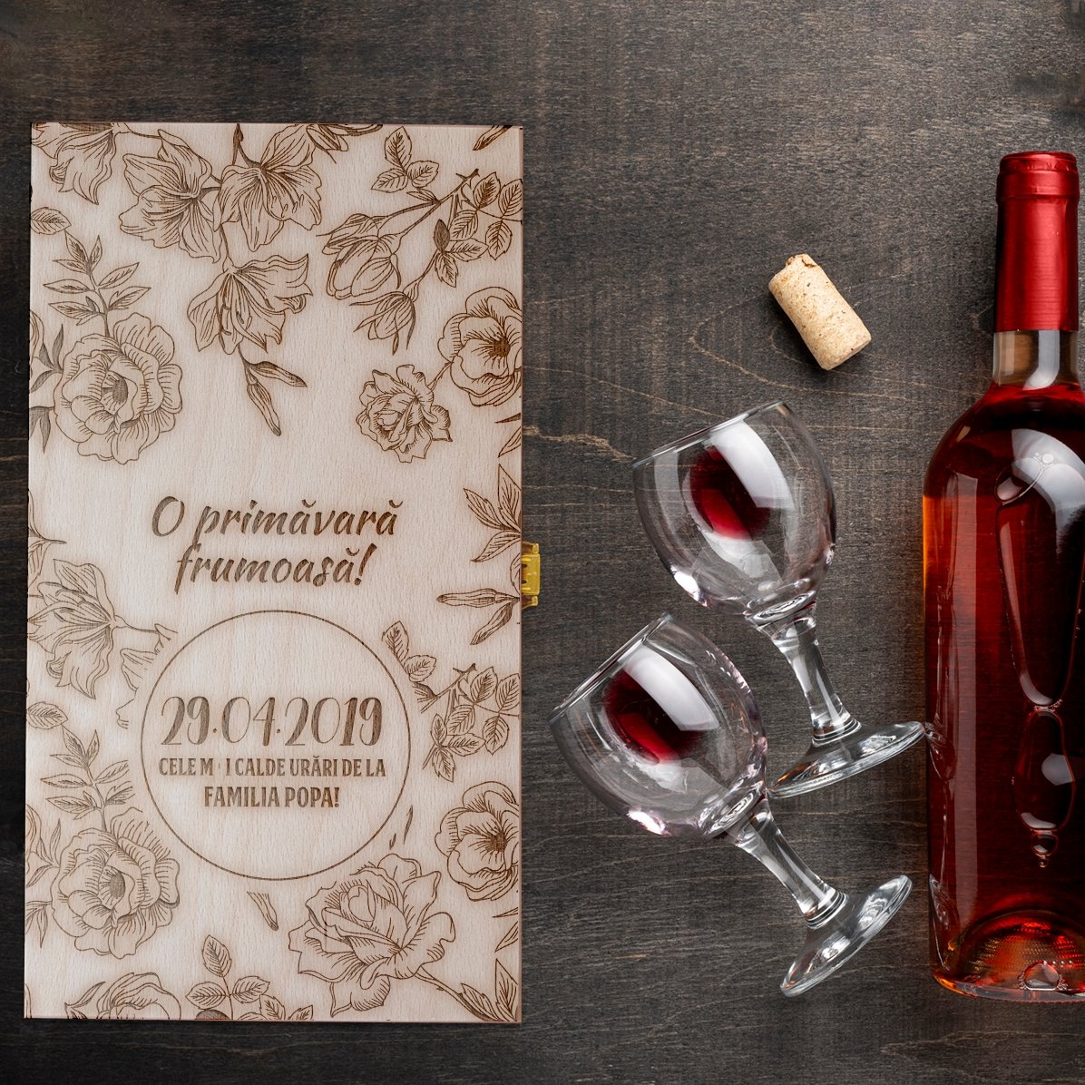 Cutie de vin personalizată pentru două sticle cu text