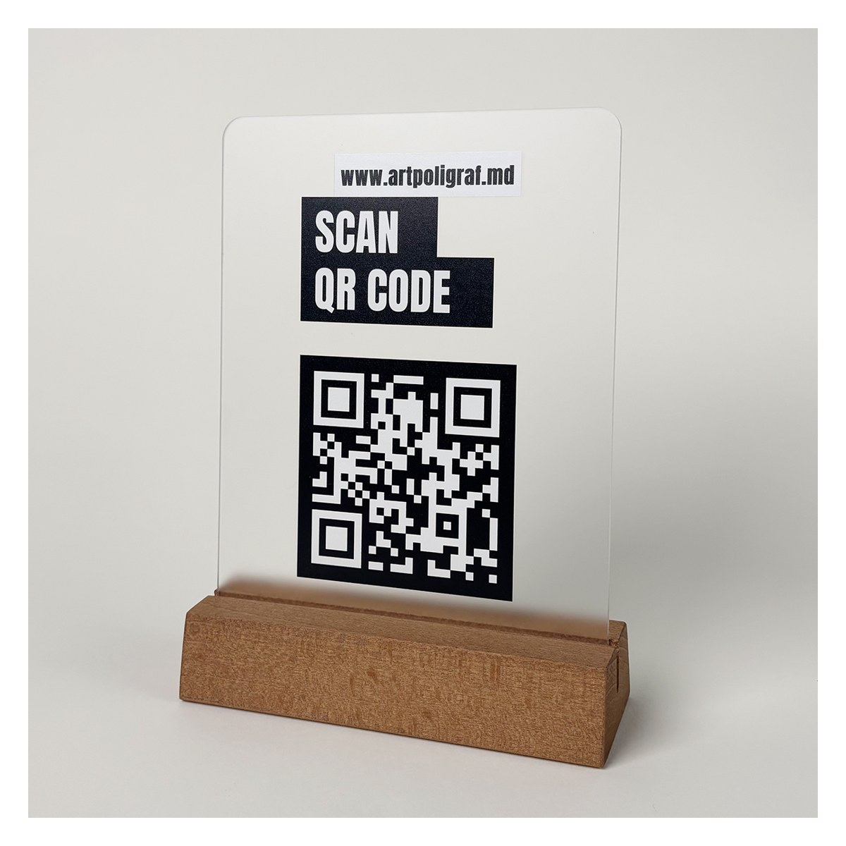 Suport QR Tab Satinat cu bază din lemn Suport QR Tab Satinat cu bază din lemn