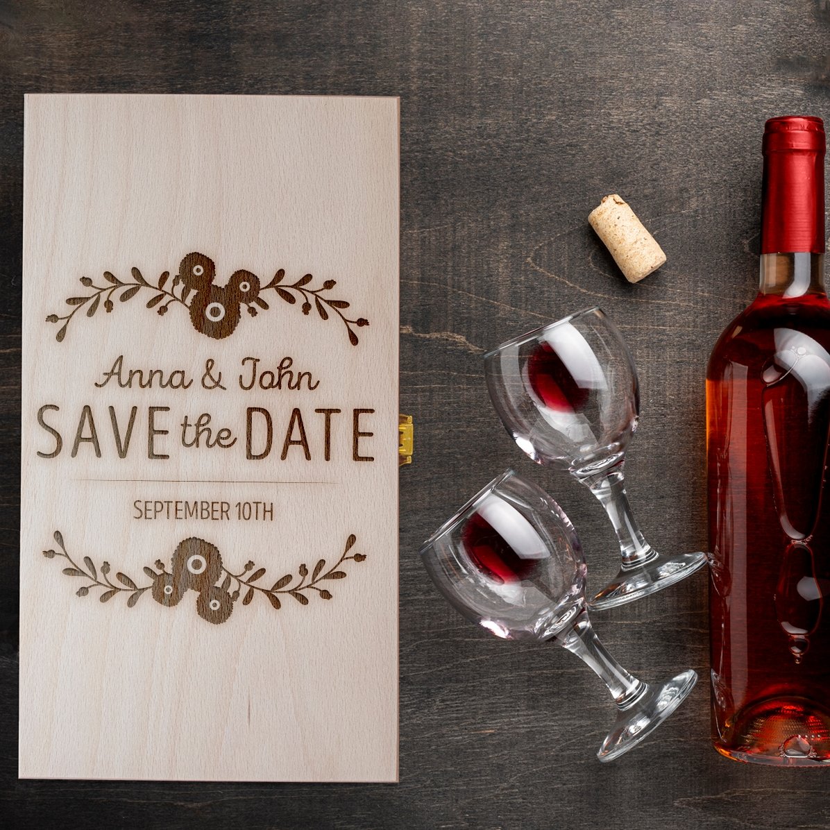 Cutie de vin personalizată pentru două sticle - Save the Date