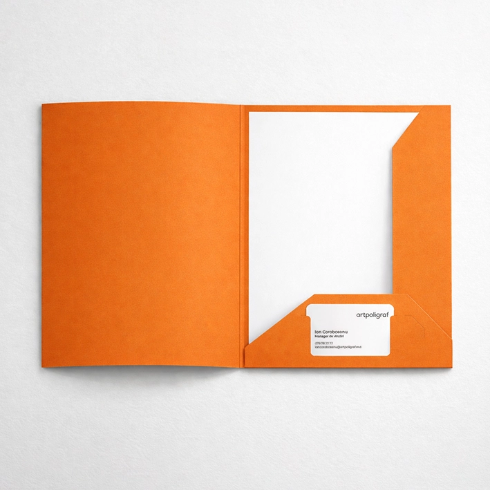 Mape cu buzunar stantate