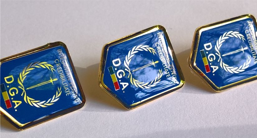 Insigne print pe metal Insigne print pe metal