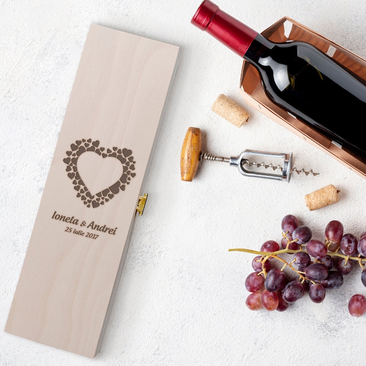 Cutie de vin personalizată - model inimioare
