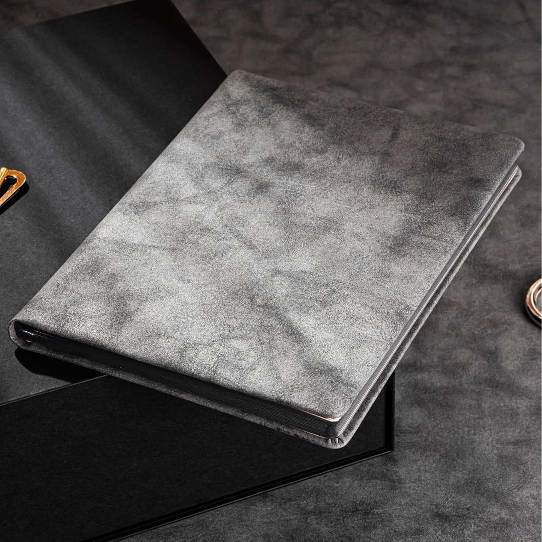 Agendă premium nedatată UNIKA PAJE 16 × 22 cm